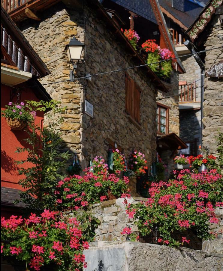 Casa De Piedra Con Encanto En El Bonito Pueblo De Bagergue מראה חיצוני תמונה