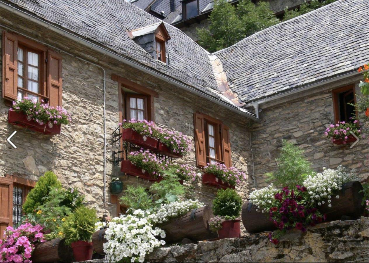 Casa De Piedra Con Encanto En El Bonito Pueblo De Bagergue מראה חיצוני תמונה
